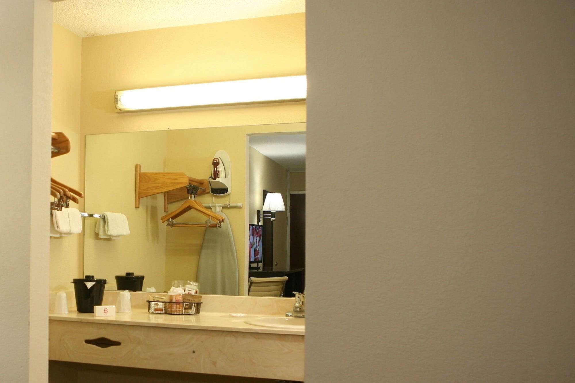 Red Roof Inn & Suites Cave City Eksteriør billede