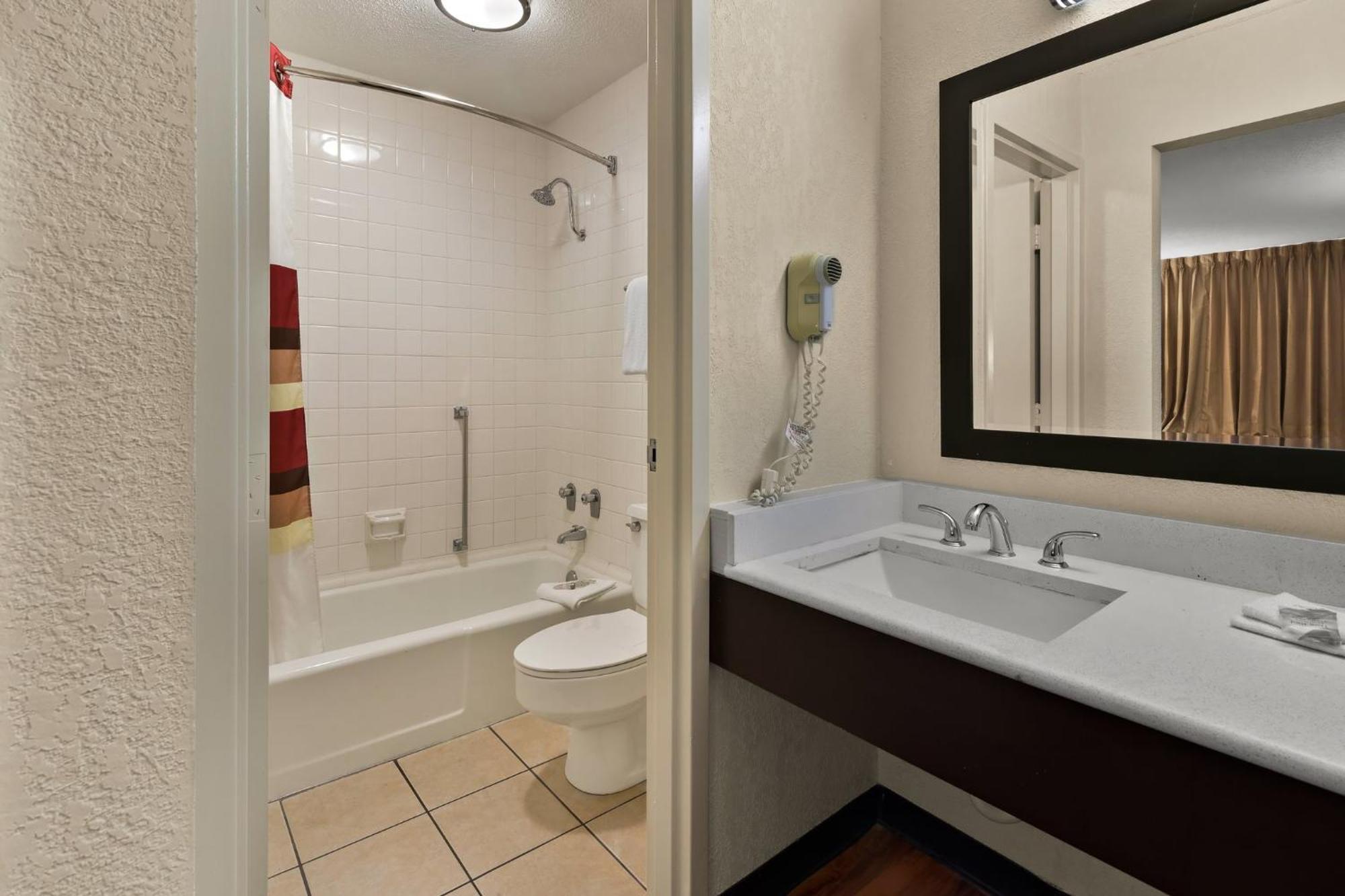 Red Roof Inn & Suites Cave City Eksteriør billede