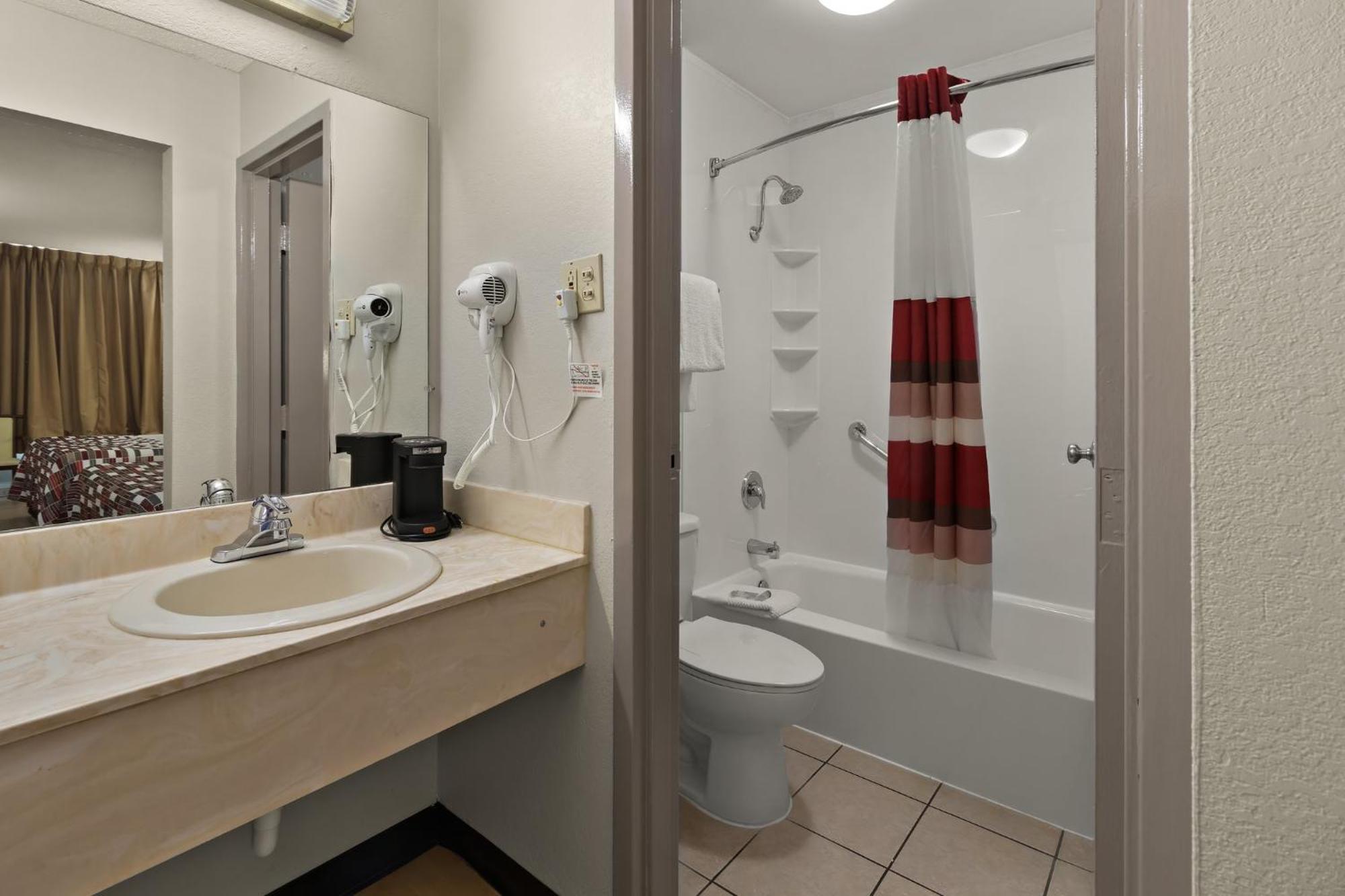 Red Roof Inn & Suites Cave City Eksteriør billede