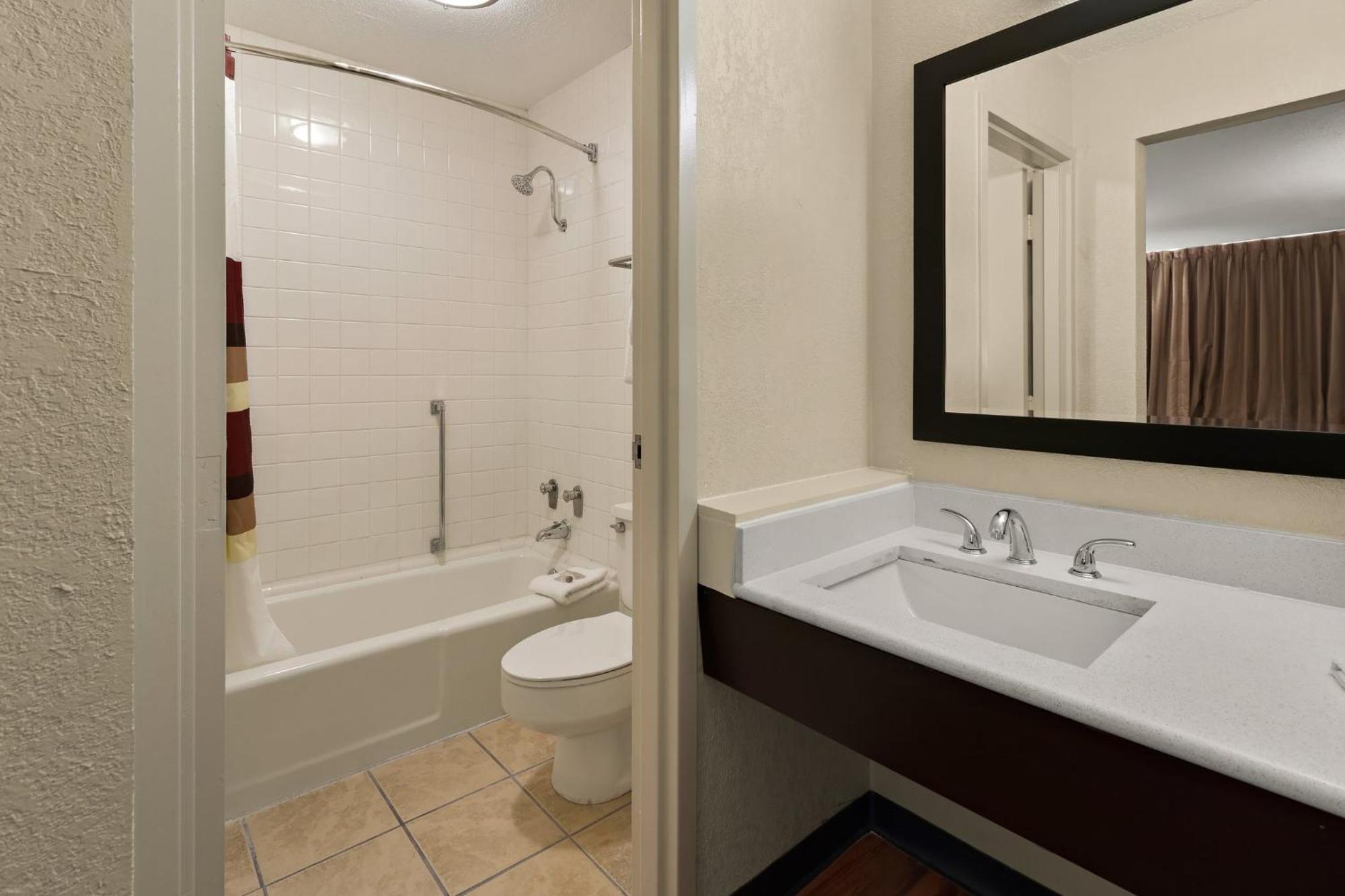 Red Roof Inn & Suites Cave City Eksteriør billede