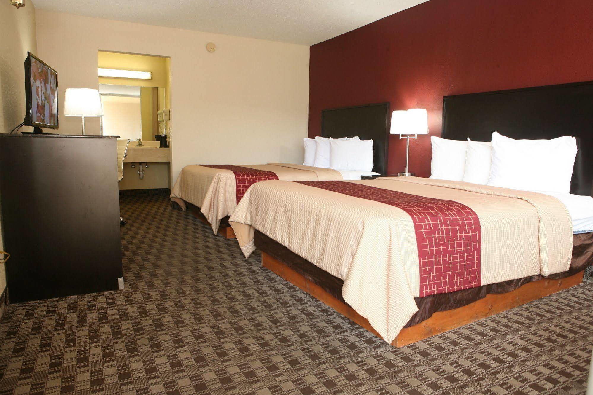 Red Roof Inn & Suites Cave City Eksteriør billede